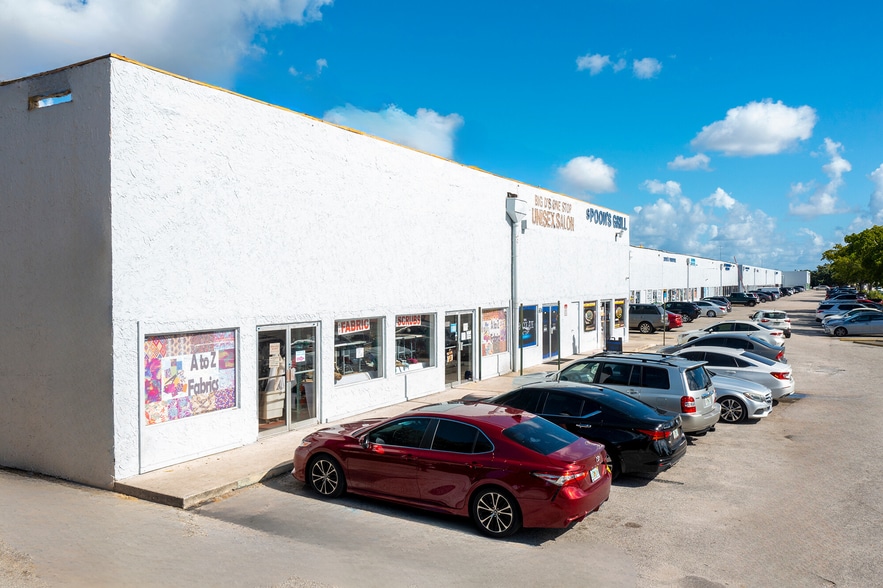 3927-3999 NW 19th St, Lauderdale Lakes, FL for rent - Building Photo - Image 2 of 5