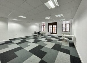 28 Kensington St, Brighton to rent Interior Photo- Image 1 of 2