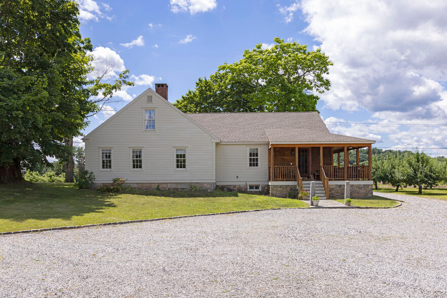 135 Smith Ave, Greenville, RI for sale - Building Photo - Image 1 of 1