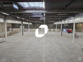 Industrial in Saint-Witz to rent Interior Photo- Image 1 of 10