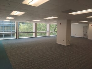 8320 Old Courthouse Rd, Vienna, VA to rent Interior Photo- Image 2 of 6