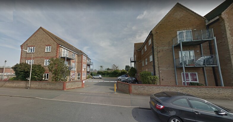 46 Oxford Rd, Clacton On Sea for sale - Primary Photo - Image 1 of 1