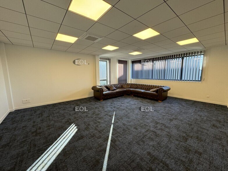 Light Industrial in Tigery to rent - Interior Photo - Image 2 of 12