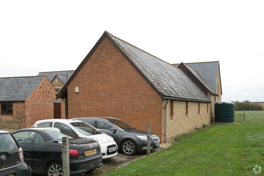 6-11 Forest Gate, Chippenham to rent - Building Photo - Image 2 of 2