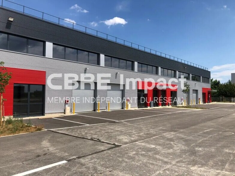 Light Industrial in Longvic to rent - Building Photo - Image 1 of 9