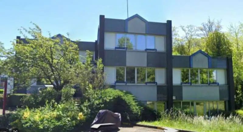 Office in Lissieu for sale - Building Photo - Image 3 of 12