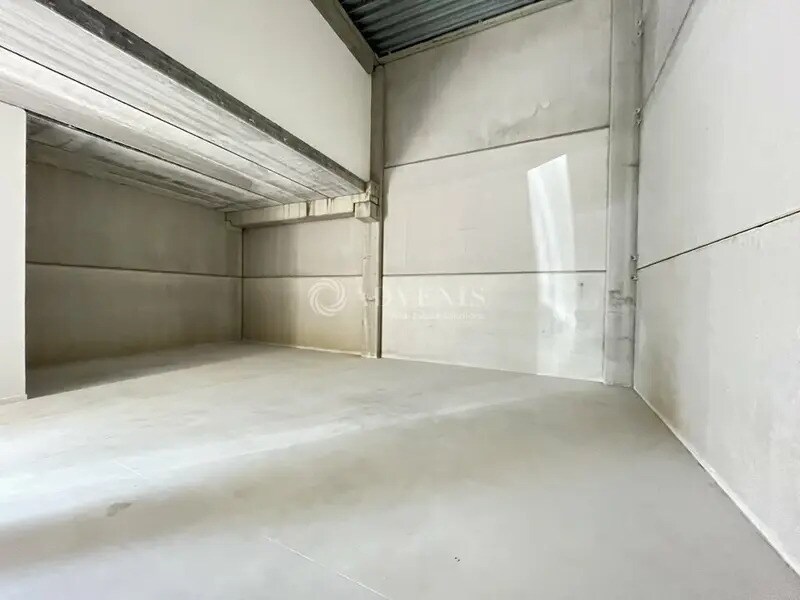 Light Industrial in Serris for sale Building Photo- Image 1 of 9