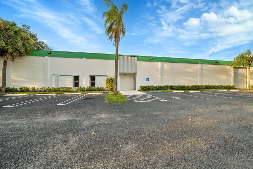 12025-12075 NW 39th St, Coral Springs, FL for sale - Building Photo - Image 1 of 18