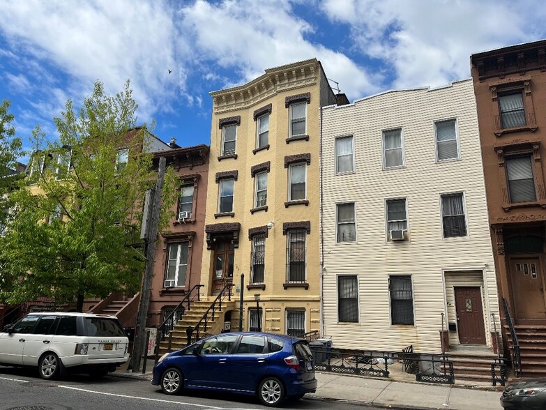 108 Brooklyn Ave, Brooklyn, NY for sale - Primary Photo - Image 1 of 1