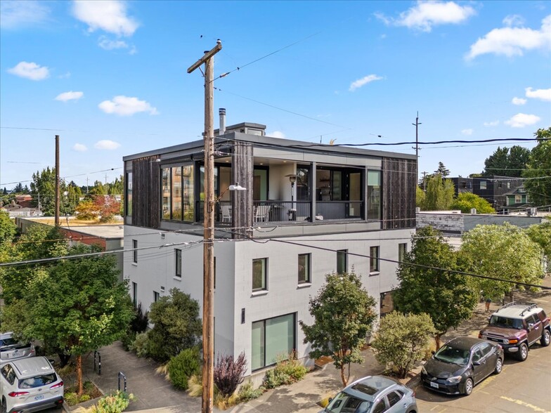 2705 SE Ash St, Portland, OR for sale - Building Photo - Image 2 of 47