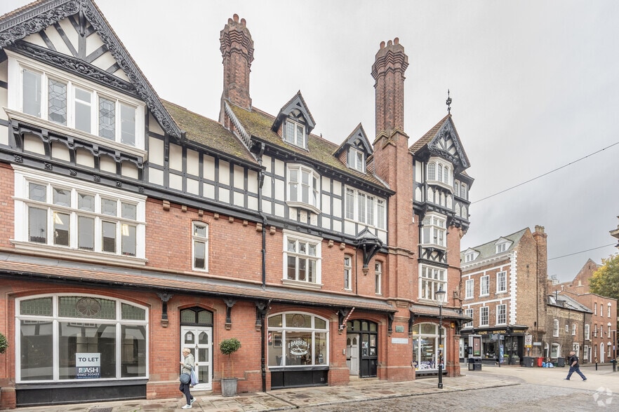 2 College St, Gloucester to rent - Building Photo - Image 2 of 3