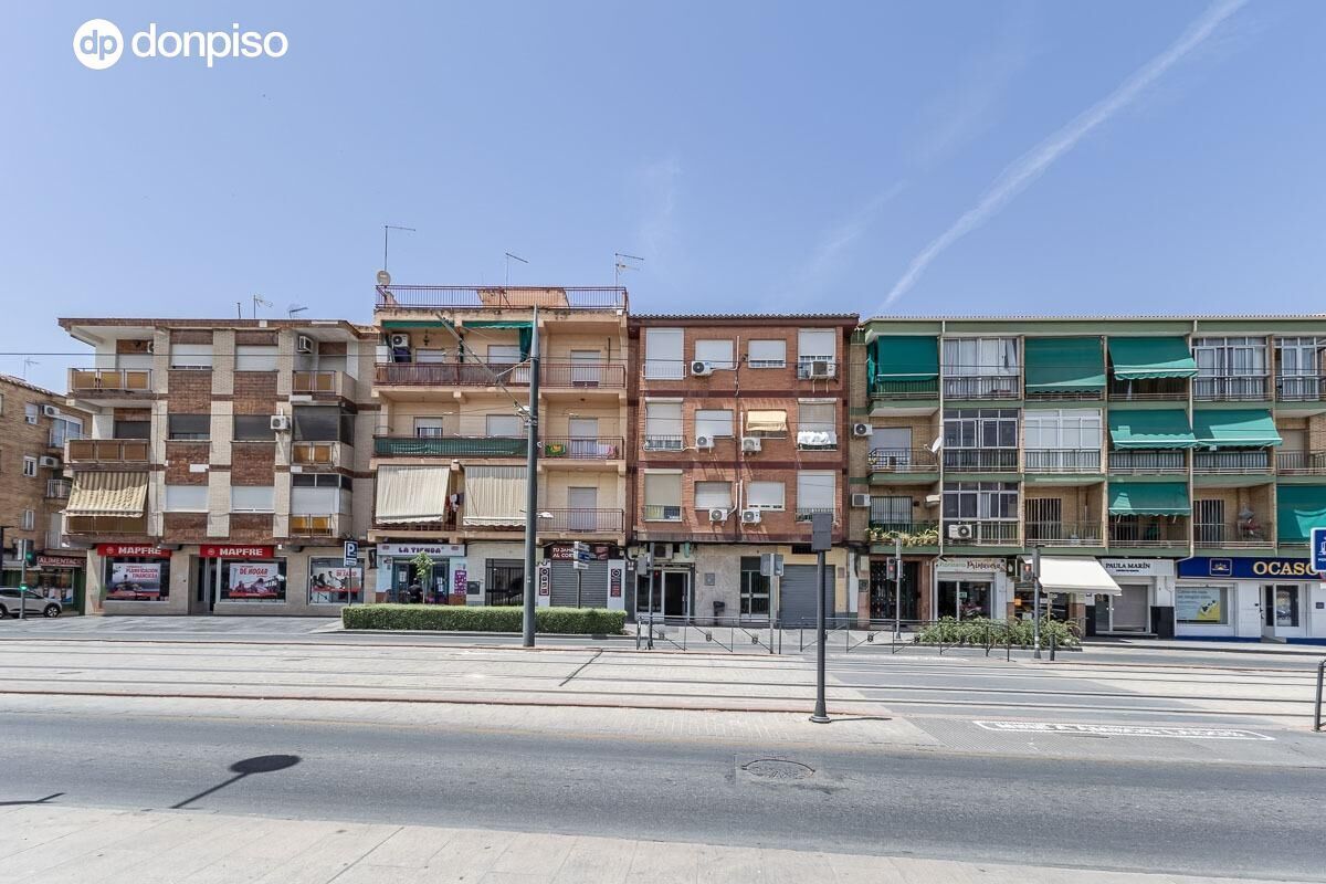Retail in Maracena for sale Building Photo- Image 1 of 11