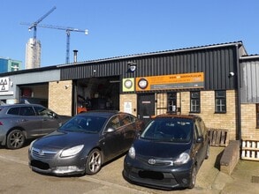 Latimer Rd, Luton to rent Building Photo- Image 2 of 5