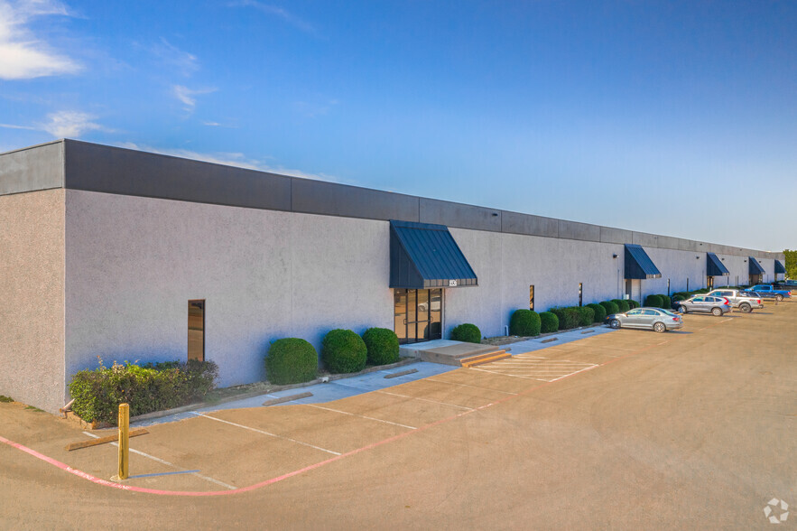 8900-8936 Oak Grove Rd, Fort Worth, TX for rent - Primary Photo - Image 1 of 3