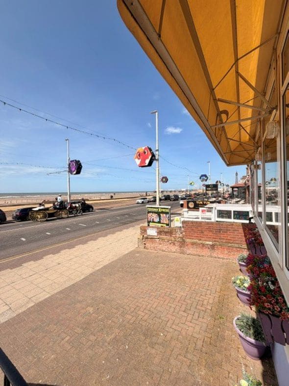 299 Promenade, Blackpool for sale Primary Photo- Image 1 of 28