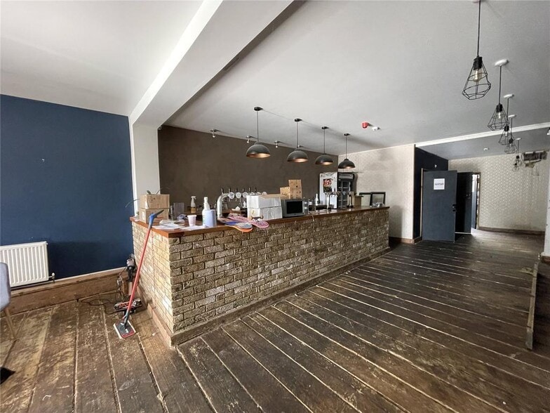 14 Alexandra St, Southend On Sea to rent - Building Photo - Image 3 of 8