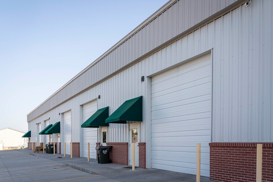 3601 S 6th St, Lincoln, NE for sale - Building Photo - Image 1 of 1