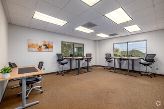 6135 Park South Dr, Charlotte, NC to rent Interior Photo- Image 1 of 8