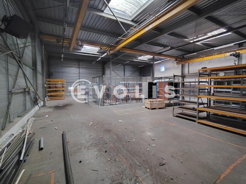 Light Industrial in Villemomble to rent - Interior Photo - Image 2 of 12