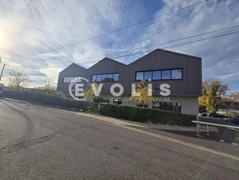 Office in Wissous for sale Building Photo- Image 1 of 10
