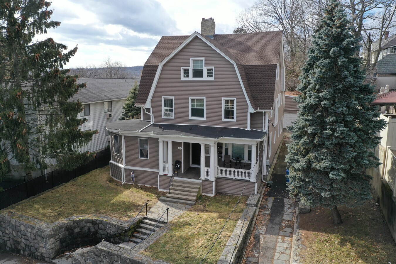 133 Pine St, Waterbury, CT 06710 UK