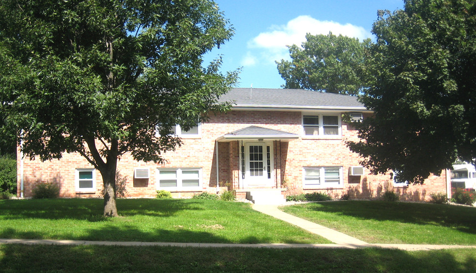 335 Iowa Ave, Martensdale, IA for sale - Building Photo - Image 1 of 1