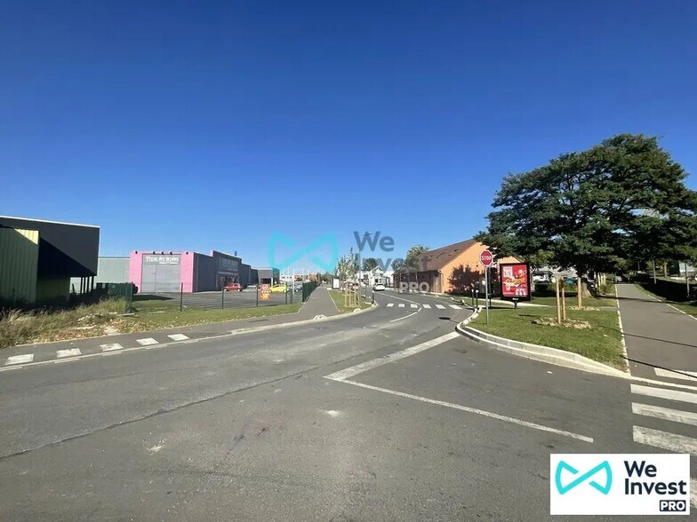 Retail in Saint-Thibault-des-Vignes for sale - Building Photo - Image 2 of 5