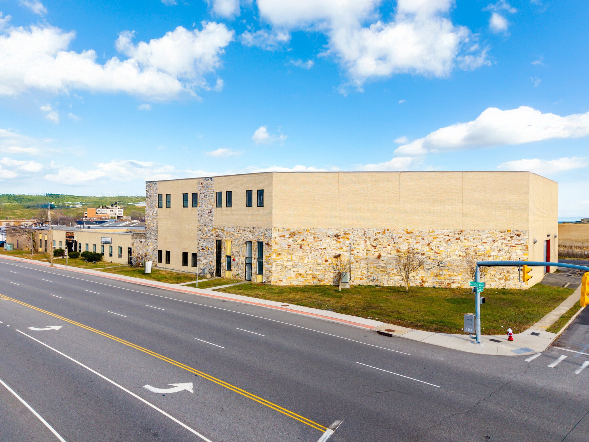 3949 Austin Blvd, Island Park, NY for sale Building Photo- Image 1 of 21