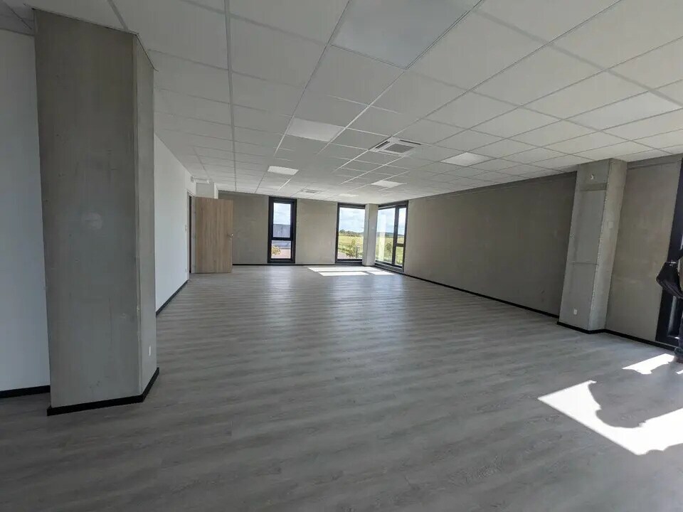 Location Bureaux 204 m² - Photo 1