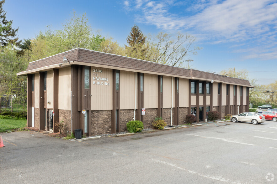 2300-2312 Navarre Ave, Oregon, OH for rent - Primary Photo - Image 1 of 9