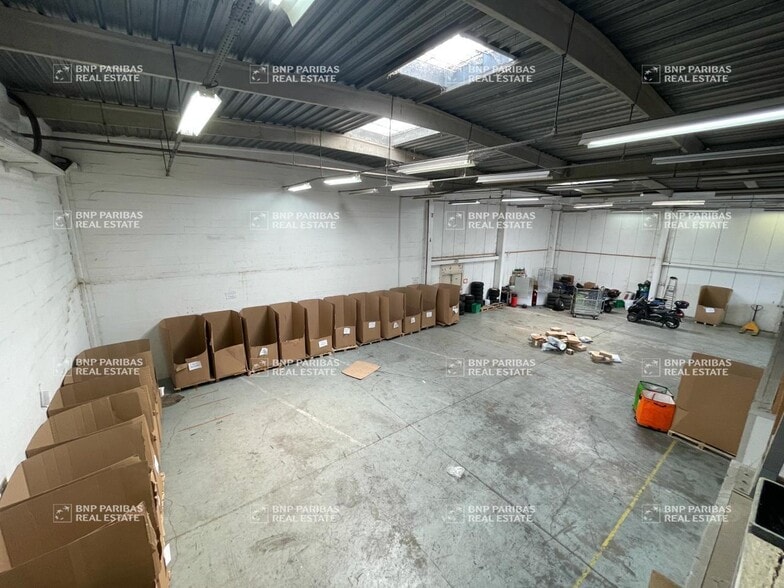 Light Industrial in Valenton to rent - Interior Photo - Image 3 of 6