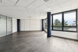 163-167 Avenue Georges Clemenceau, Nanterre to rent Interior Photo- Image 2 of 7