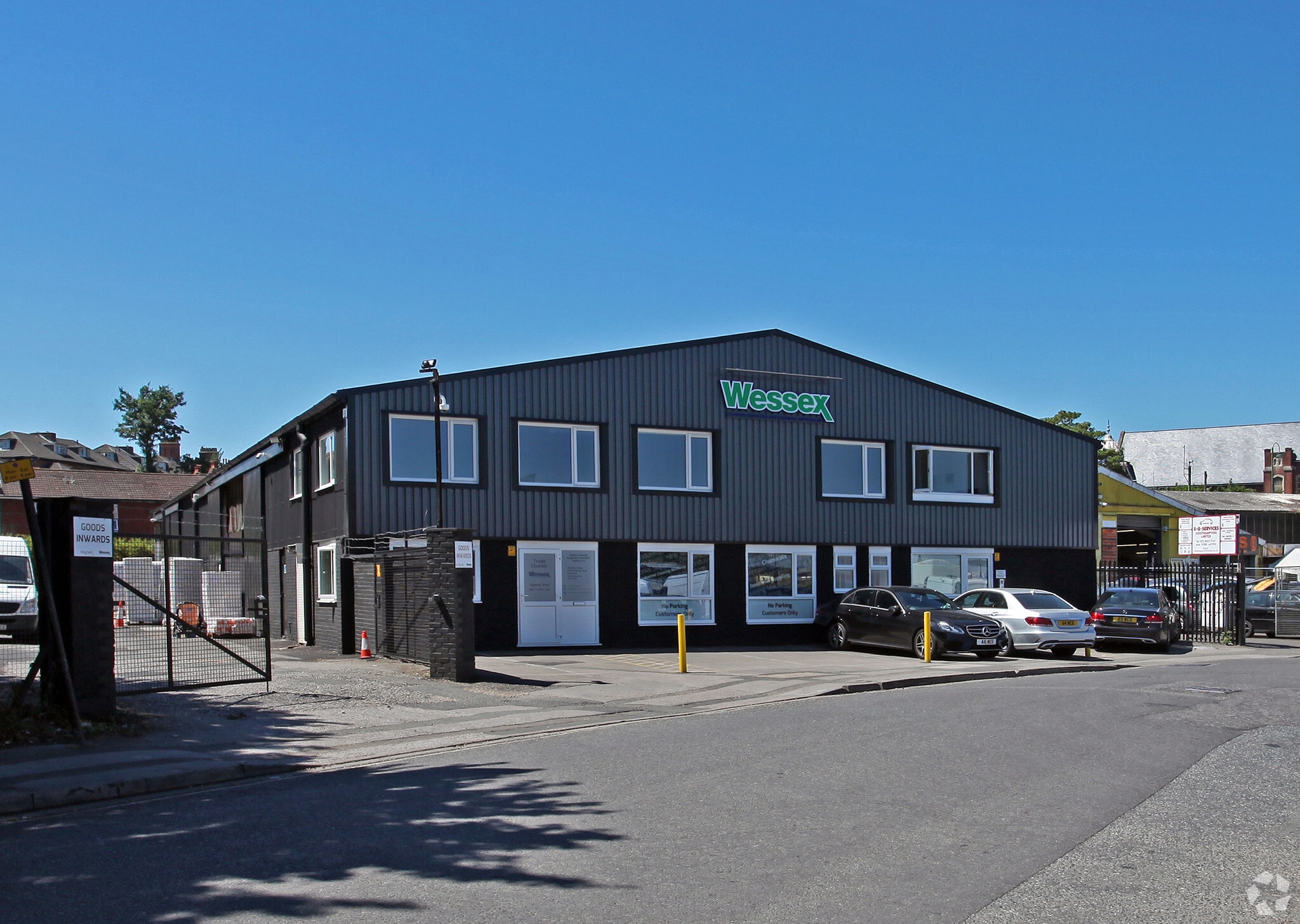 6-18 Empress Rd, Southampton to rent Primary Photo- Image 1 of 3