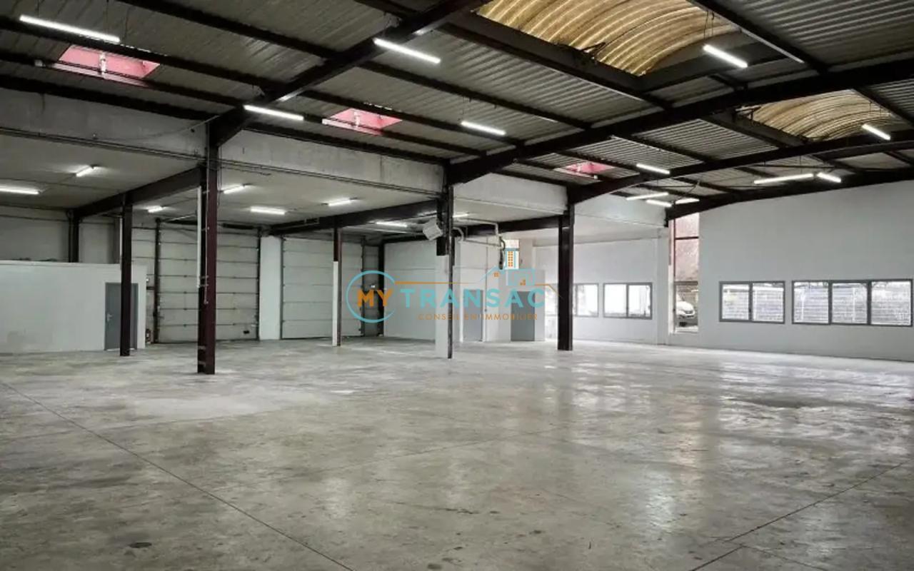 Light Industrial in Le Blanc-Mesnil to rent Interior Photo- Image 1 of 7