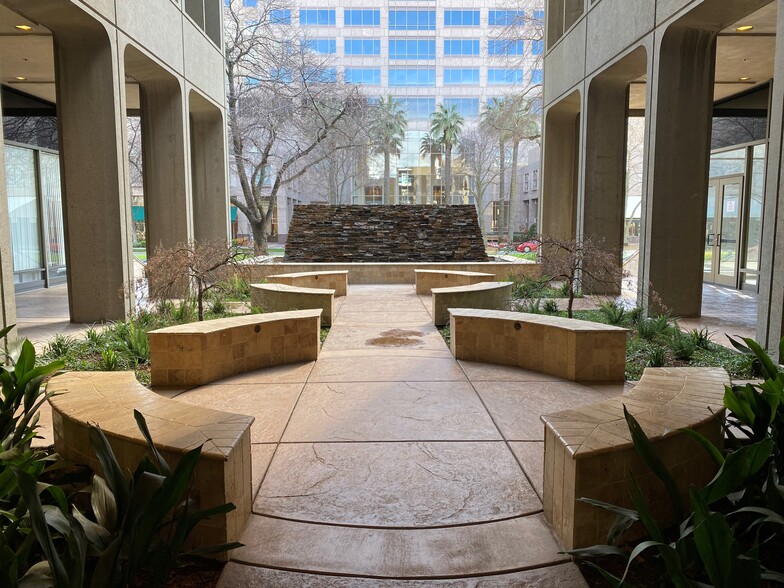 455 Capitol Mall, Sacramento, CA for rent - Lobby - Image 2 of 20