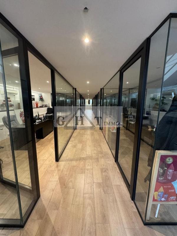 Office in Joinville-le-Pont for sale Interior Photo- Image 1 of 12
