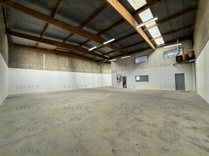 Light Industrial in Emerainville to rent Interior Photo- Image 2 of 8