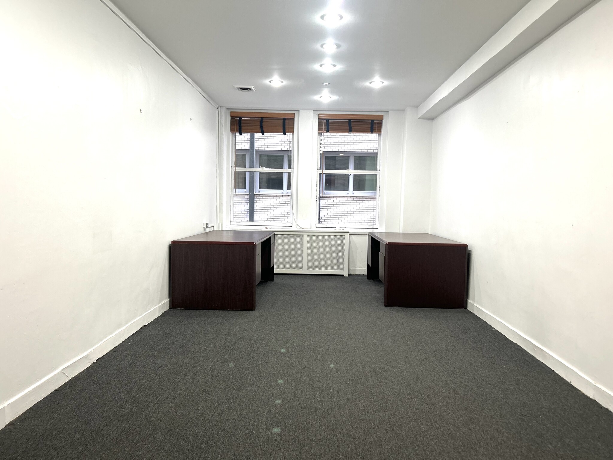 11 Hanover Sq, New York, NY to rent Interior Photo- Image 1 of 4