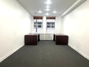 11 Hanover Sq, New York, NY to rent Interior Photo- Image 1 of 4