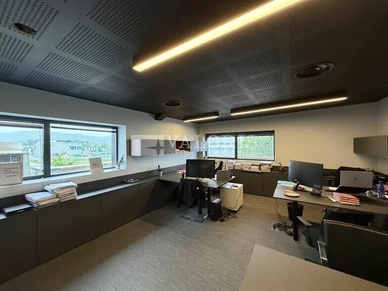 Office in Dardilly for sale - Building Photo - Image 2 of 14