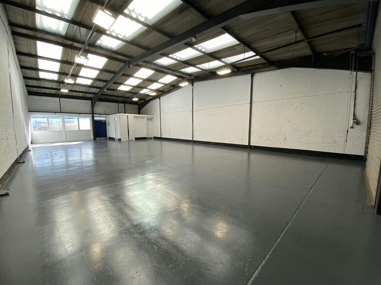 22 Tannoch Dr, Cumbernauld to rent - Building Photo - Image 3 of 8