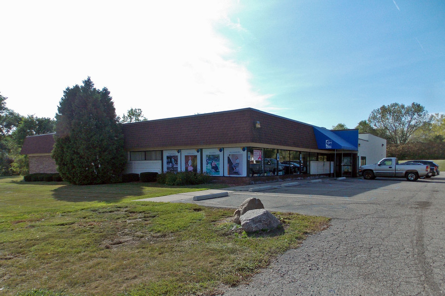 1101 N Ballenger Hwy, Flint, MI for sale - Primary Photo - Image 1 of 1