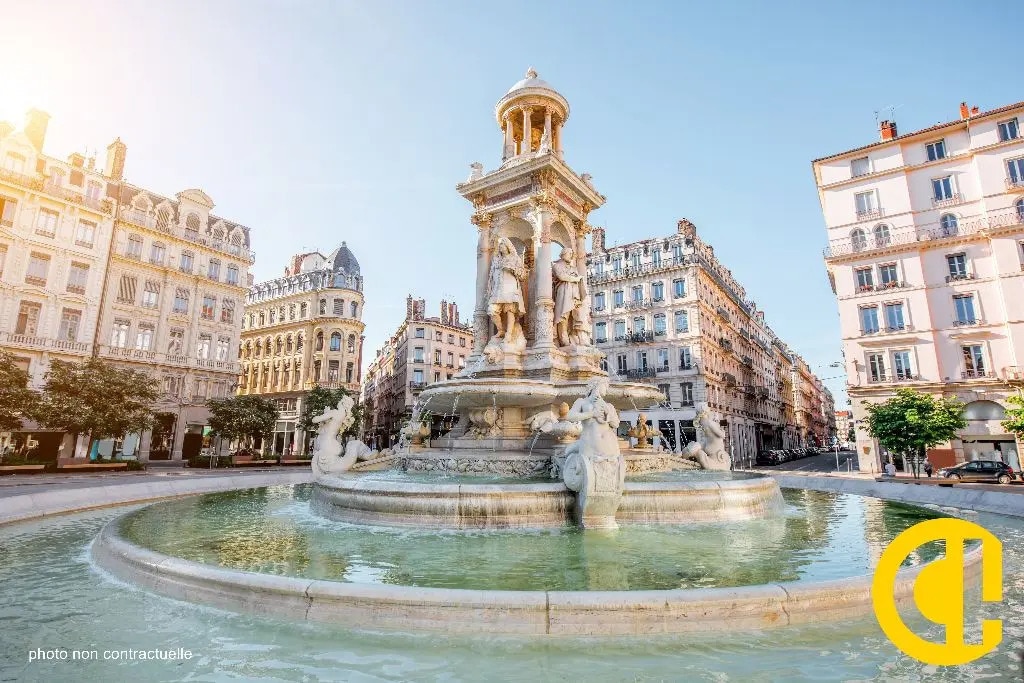 Office in Lyon to rent Building Photo- Image 1 of 5