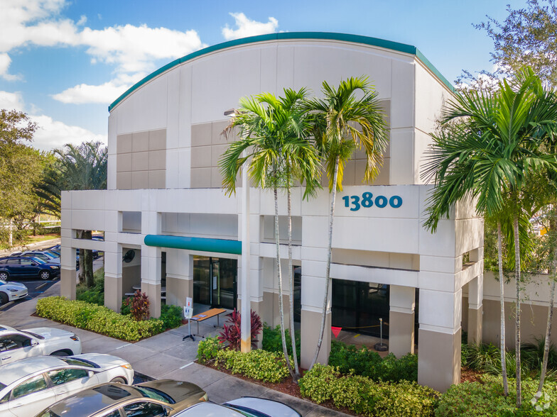 13800 NW 2nd St, Sunrise, FL for rent - Building Photo - Image 1 of 19