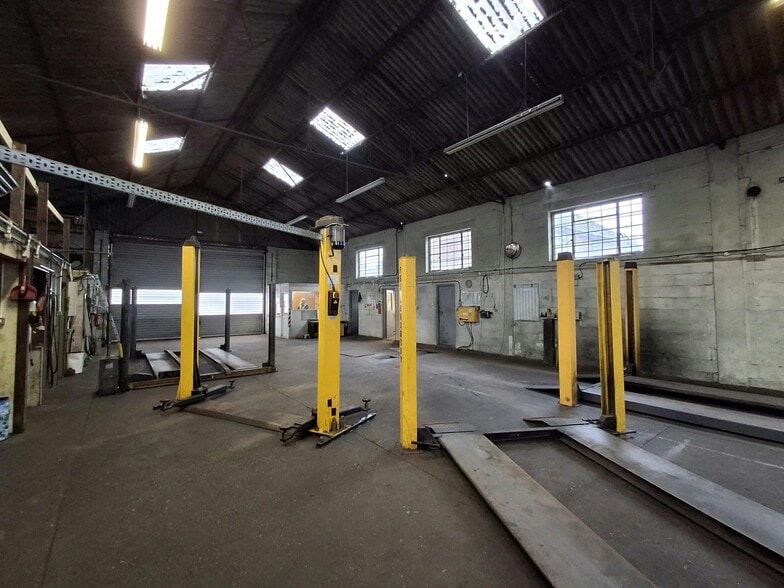 4 Albion Road, Fordingbridge to rent - Building Photo - Image 3 of 16