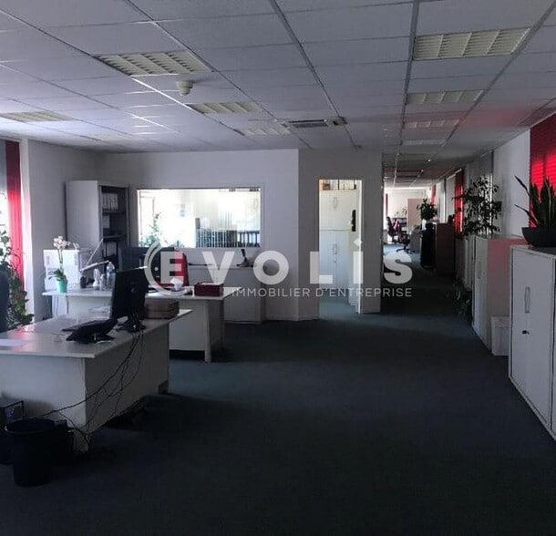 Office in Saint Soupplets to rent - Interior Photo - Image 1 of 2