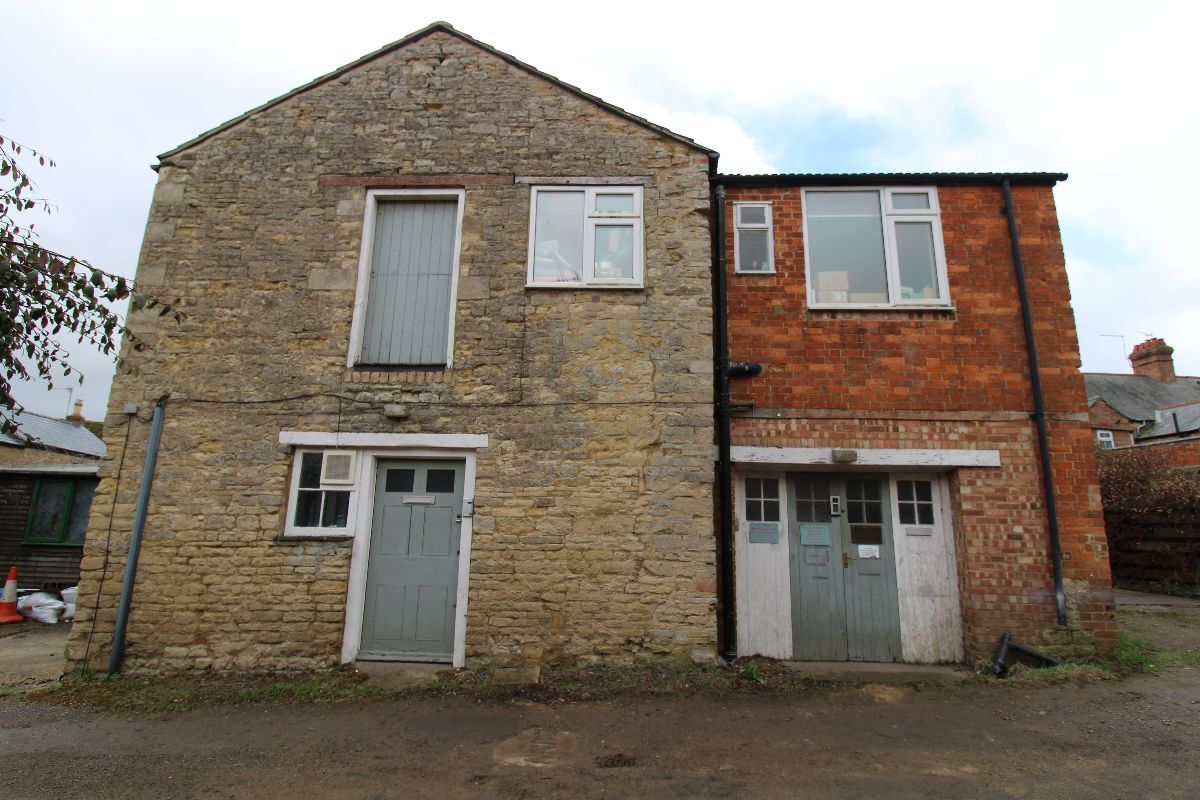 Yardley Rd, Olney for sale Primary Photo- Image 1 of 7