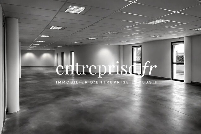Location Local d'activités 247 m²