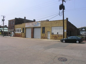 1609 E Franklin St, Richmond, VA for rent Building Photo- Image 1 of 2