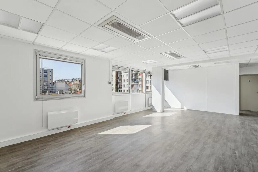 Location Bureaux 372 m² - Photo 1
